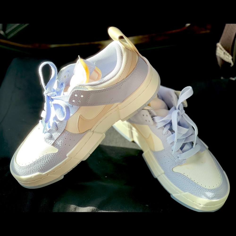Wmns Dunk Low Disrupts size 9.5 white and lavender
